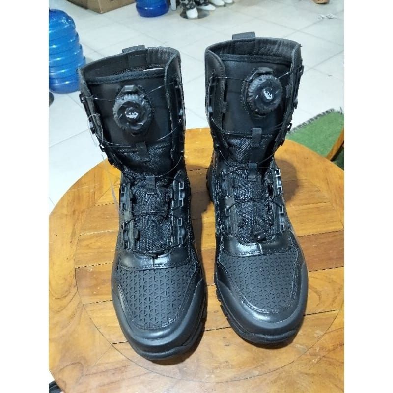 SEPATU PDL TALI PUTAR BOA