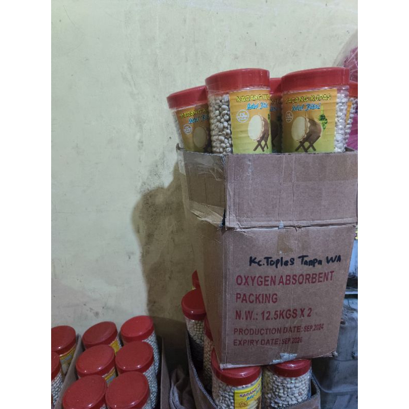 

Kacang Kupas Tuban 51/61 1 KG @ Toples