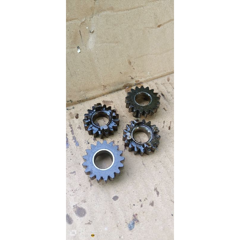 Rasio gigi 2 mata 17 Vega Jupiter z