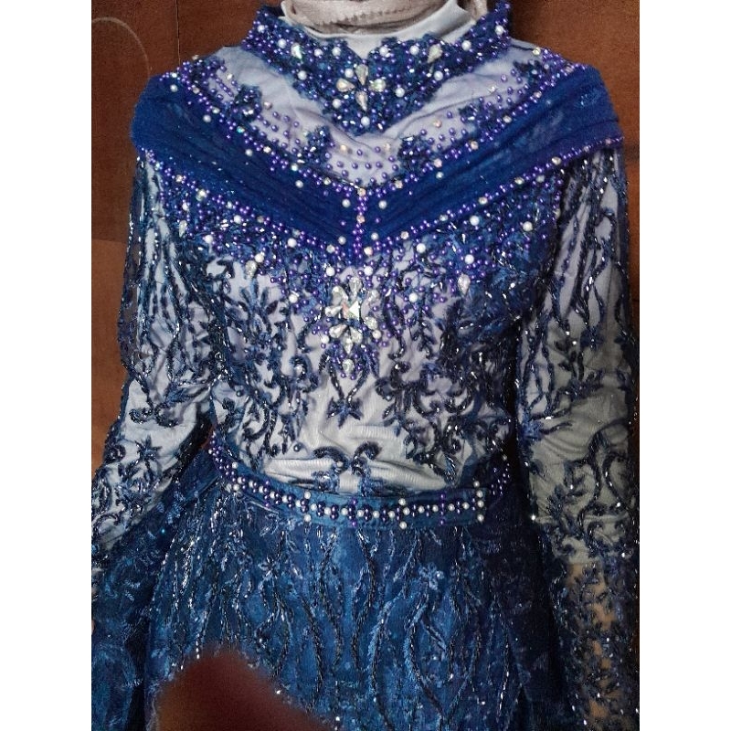 Gaun pengantin navy aurel