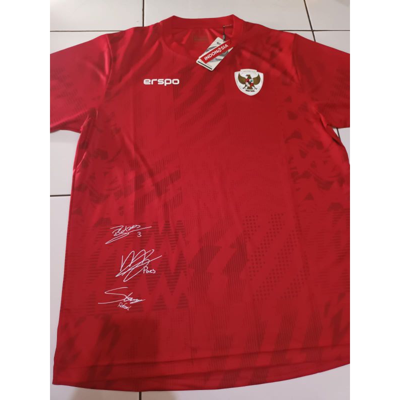 TIMNAS JERSEY DENGAN TANDA TANGAN DIGITAL PEMAIN TIMNAS