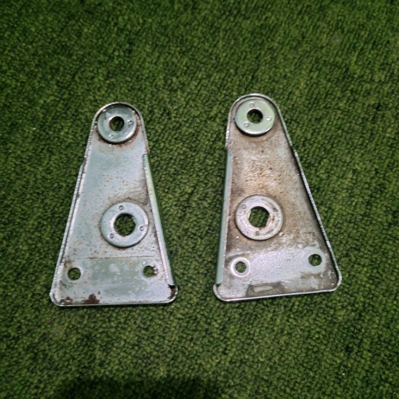 kupingan dudukan lampu depan Honda Tiger 2000/Megapro lama original