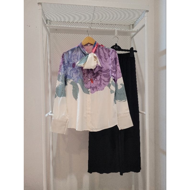 Korean One Set Kemeja Silk Pita Bunga kombinasi celana kulot plisket impor Bangkok