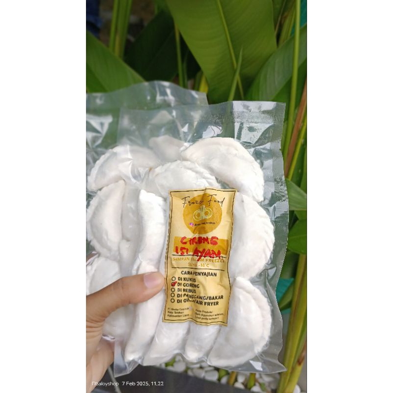 

Cireng isi ayam suwir pedas