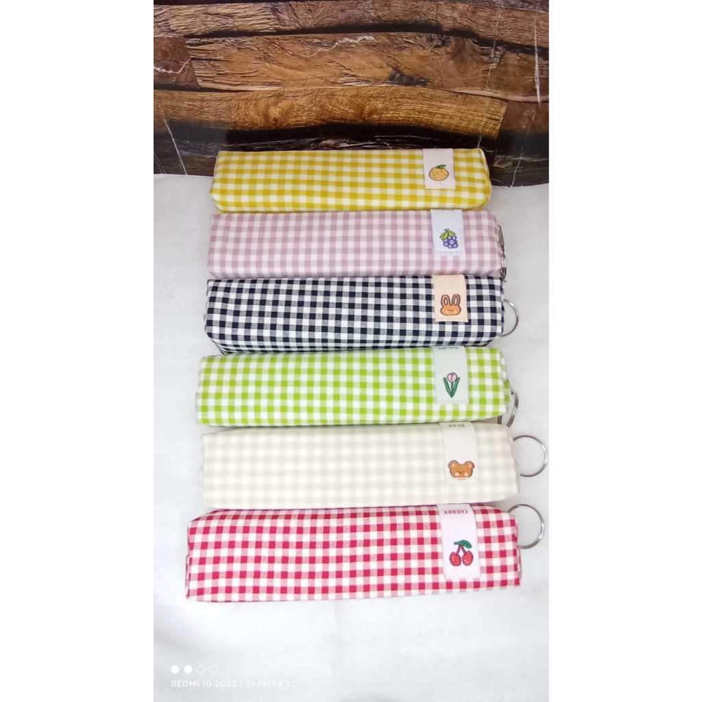 

KOTAK PENSIL//TEMPAT PENSIL//TEPAK MOTIF KOTAK
