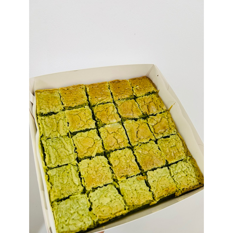 

Yummy Brownies Matcha Cheese Cake 20x20 - Brownies Panggang - Fudgy Brownies - Chewy Browniea