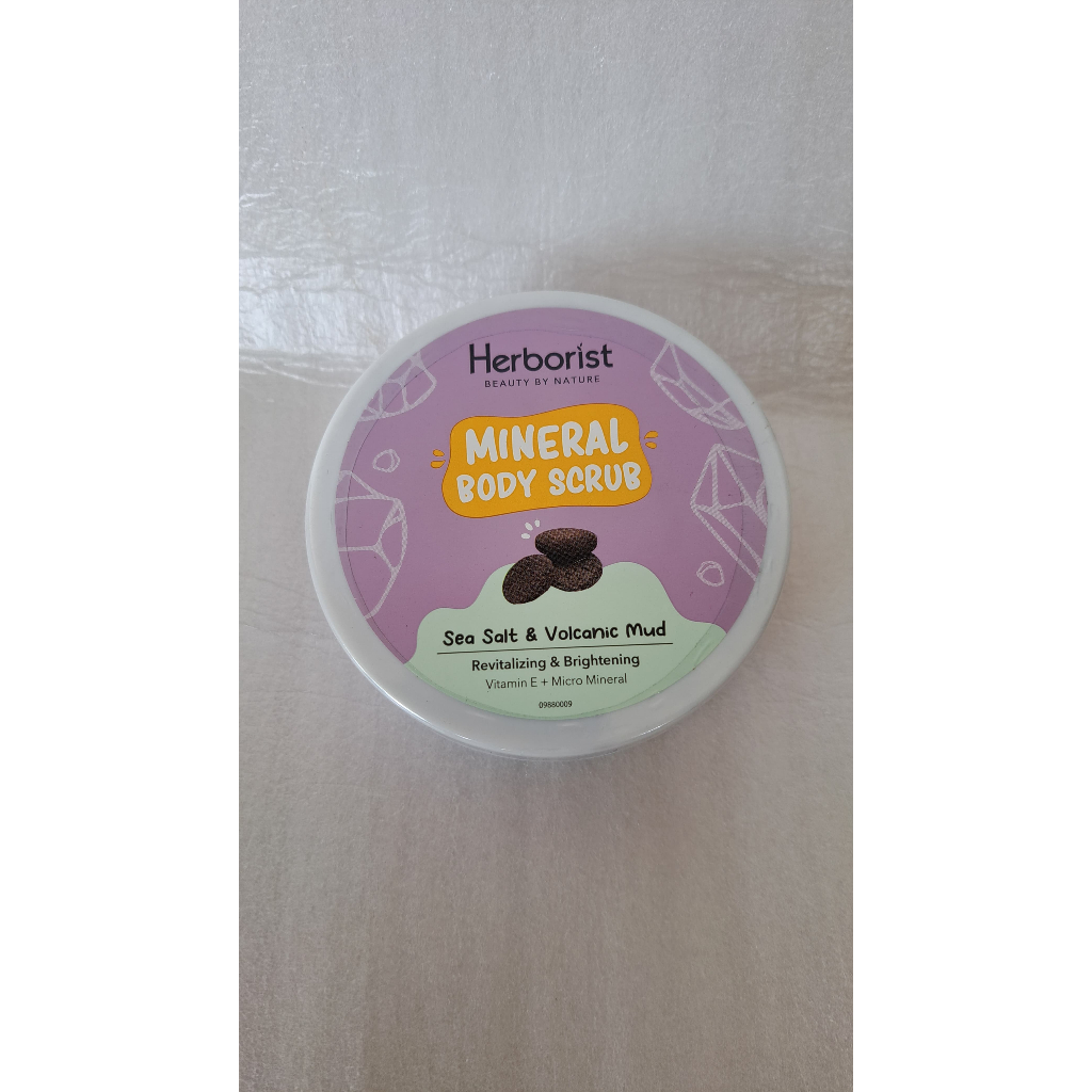 Herborist Scrub Sea Salt  & Vulcanic Mud /  Herborist Mineral Body Scrub Sea Salt UNGU / SCRUB TUBUH