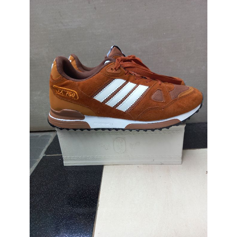 Sepatu adidas 41