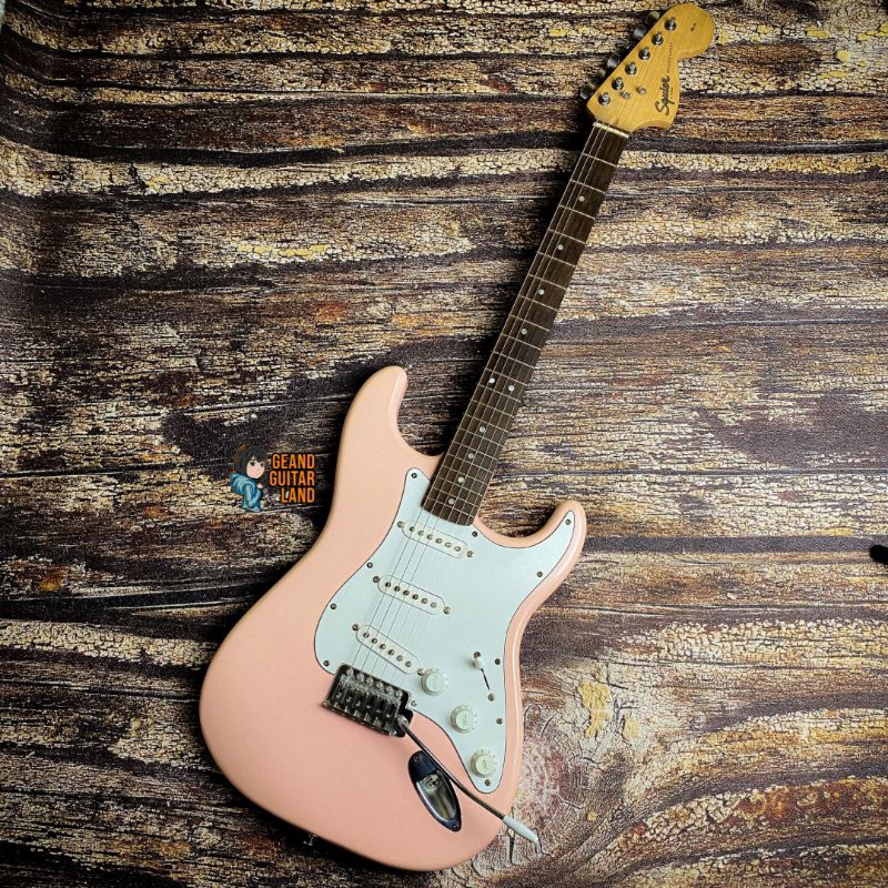 Squier Affinity FSR Stratocaster Made in Indonesia 2021 in Shell Pink