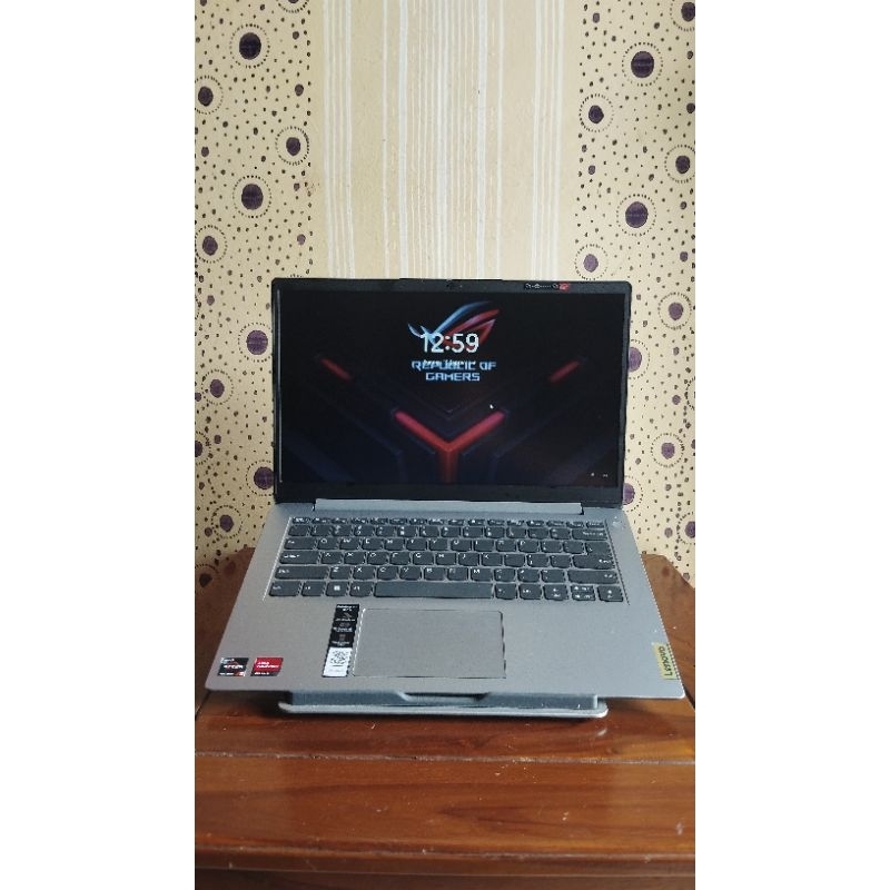 Leptop LENOVO IDEAPAD SLIM 1 14 RYZEN 3 7320 (SECOND)