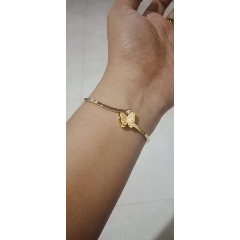 Perhiasan Titanium Lapis Emas 18KGP (Karat Gold Plate)