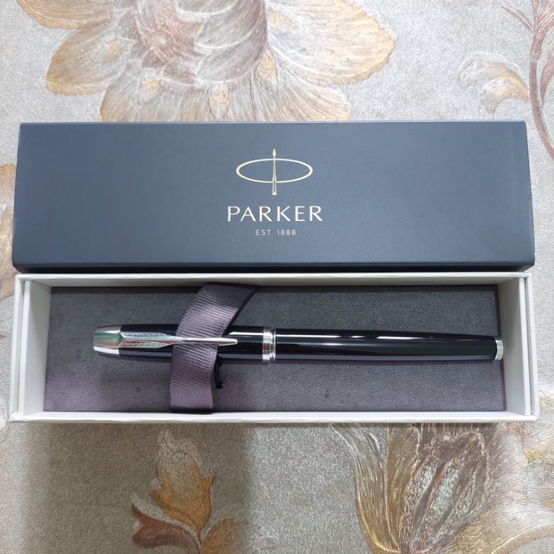 

Ballpoint Parker Matte Black Chrome Trim Rollerball
