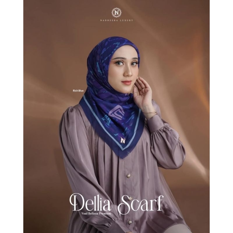 Nadhera Luxury Della Scarf