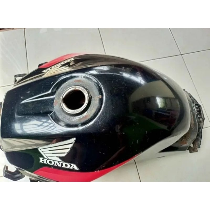 Tangki Tengki Bensin Honda Cb150R Old 2014 Seken Original Copotan