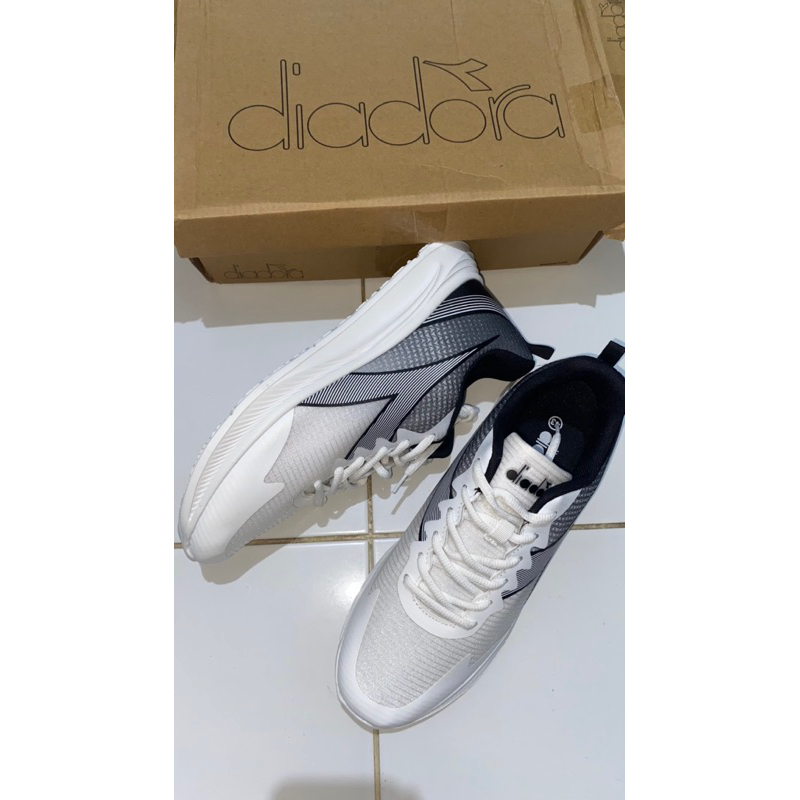 sepatu diadora KOURTNEY WHITE 43