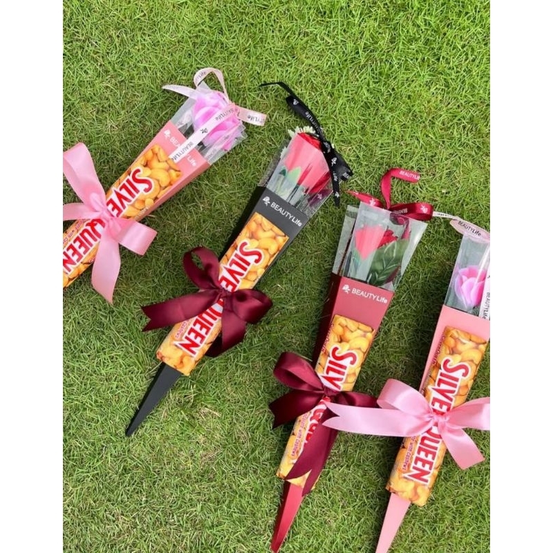 

Single flower box + coklat Promo Valentine day (bunga tangkai)