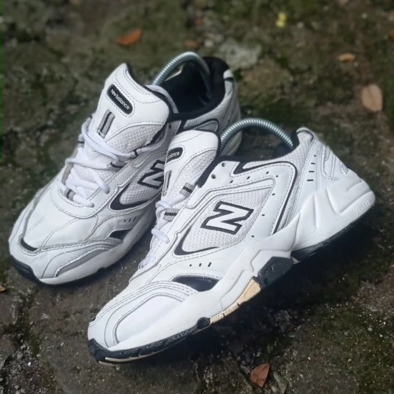 sepatu NB 452 White Black size 40,5 ori