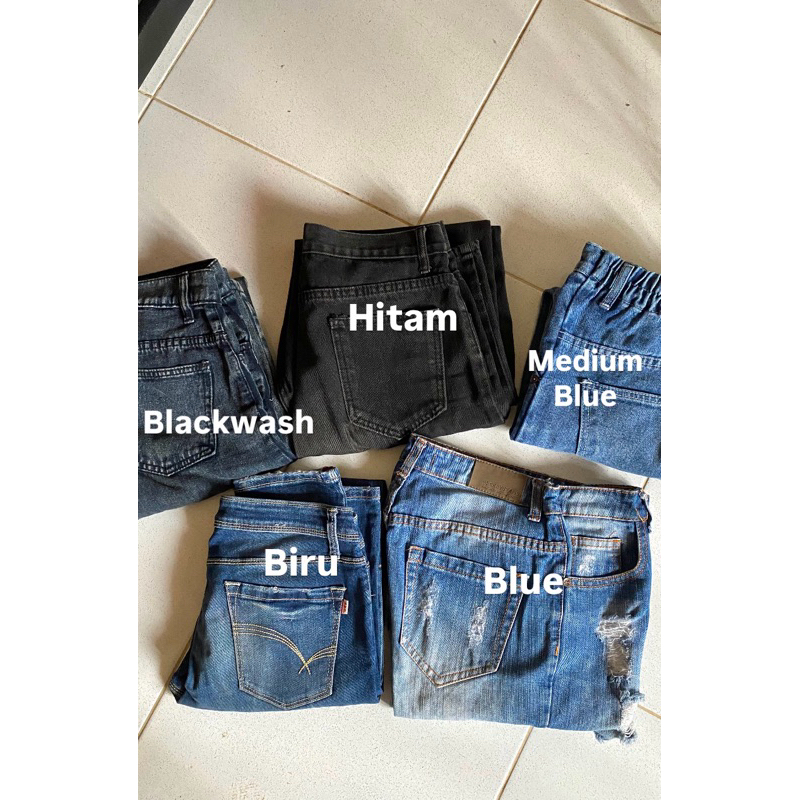 highwaist jeans, baggy jeans, loose jeans. Brand Ako, Ckey