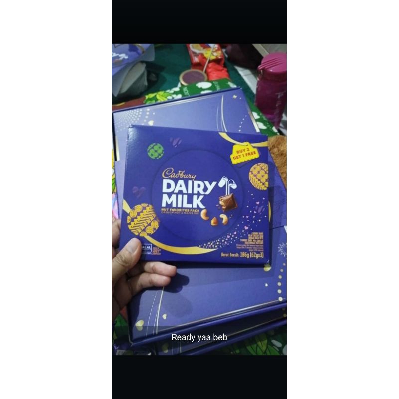 

Cadbury Dairy Milk 62gr BELI 2 GRATIS 1 FREE BOX