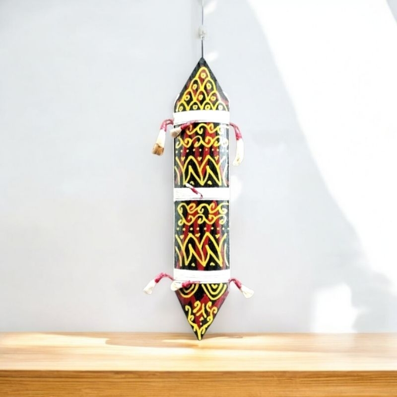 Tameng Tari  tameng sauvenier   khas Dayak ukuran kecil dan besar