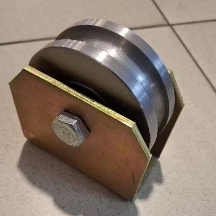 roda pintu pagar/roda pintu gerbang/roda pagar besi/roda besi 4 inchi  ( behel ) medium heavy duty