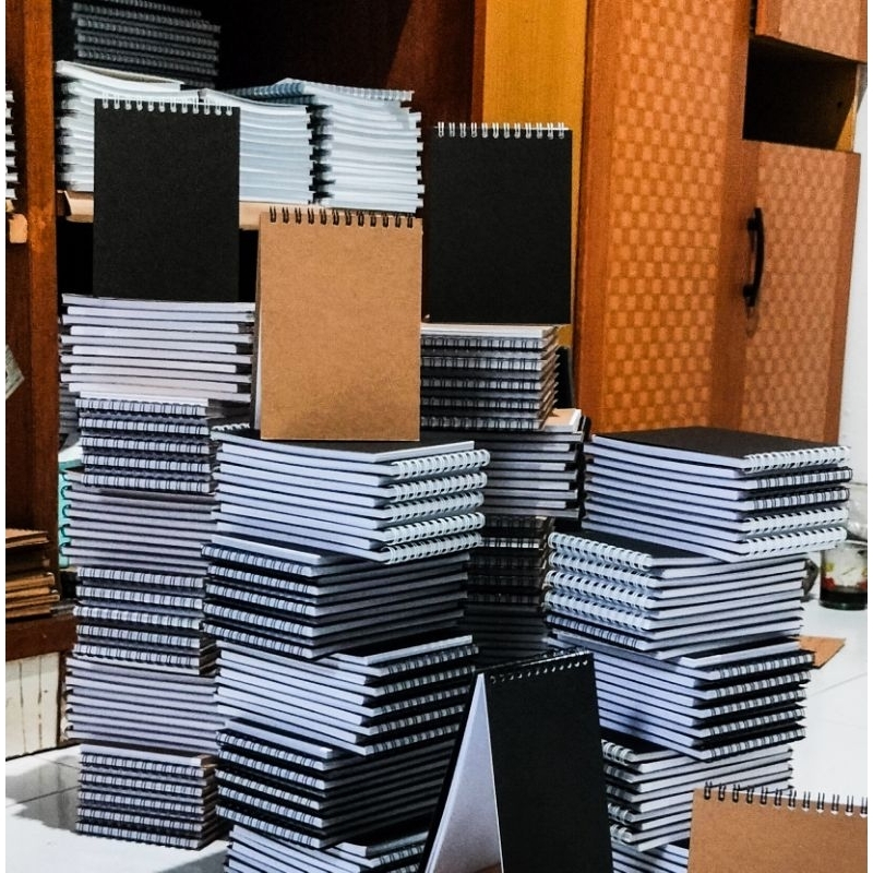 

Dapet 250 buku watercolor sketchbook ukuran A6 isi 20 lembar tebal 250 gsm