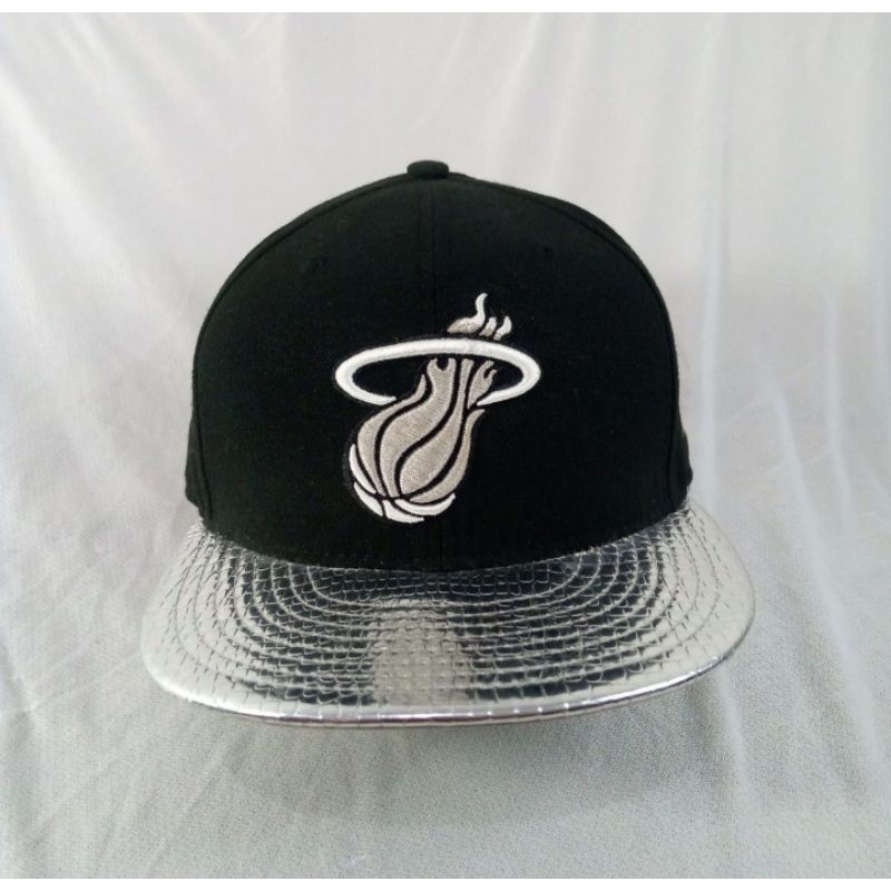 Topi Snapback Vintage Miami Heats New Era X NBA Hardwood Classics Fitted