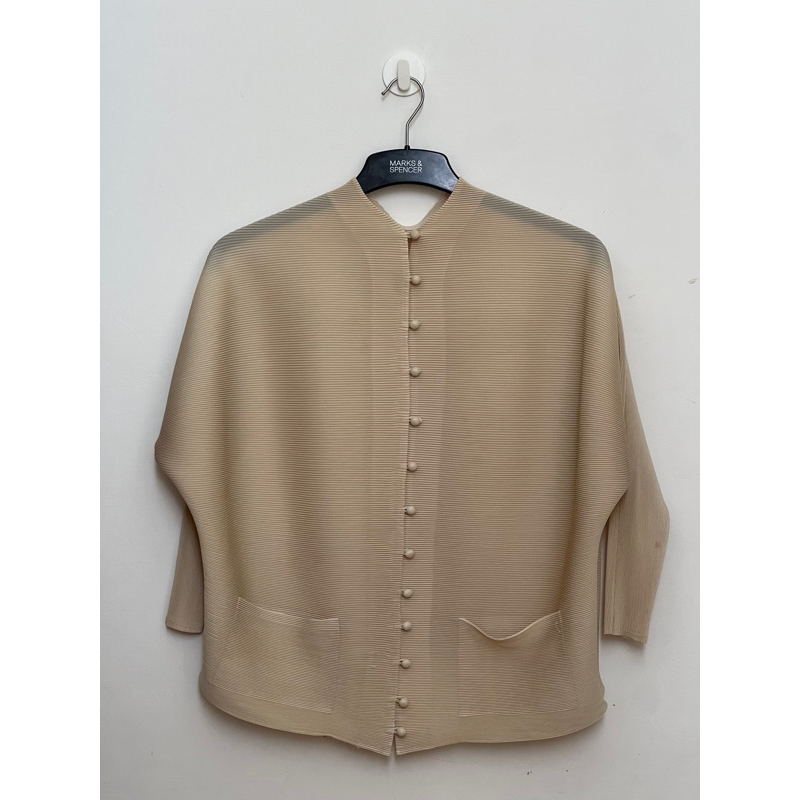 preloved pleats premium