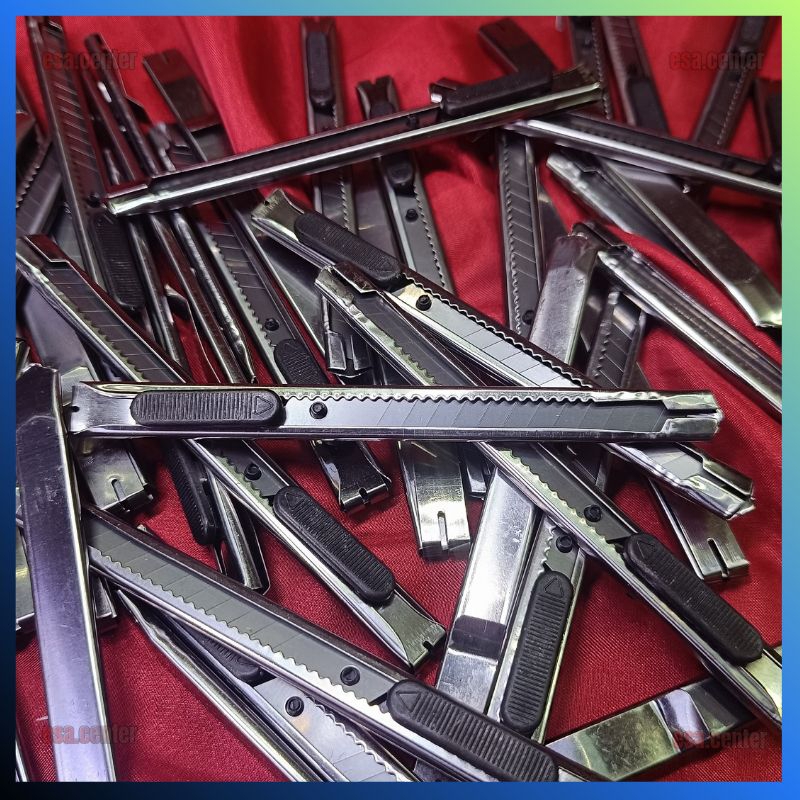 

BESI KECIL Cutter Besi Mini / Cutter Mini Pisau Kertas Dinding Pemotong Kertas Kecil BESI KECIL