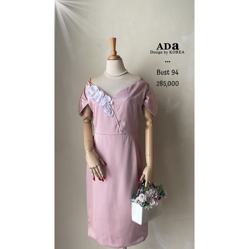 Midi dress sabrina offshoulder baby pink pastel bunga patch putih payet mutiara pearl premium murah 