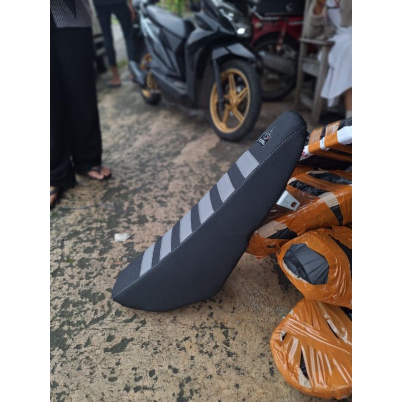 Jok KLX BF tebal custom kulit halus modifikasi tinggi