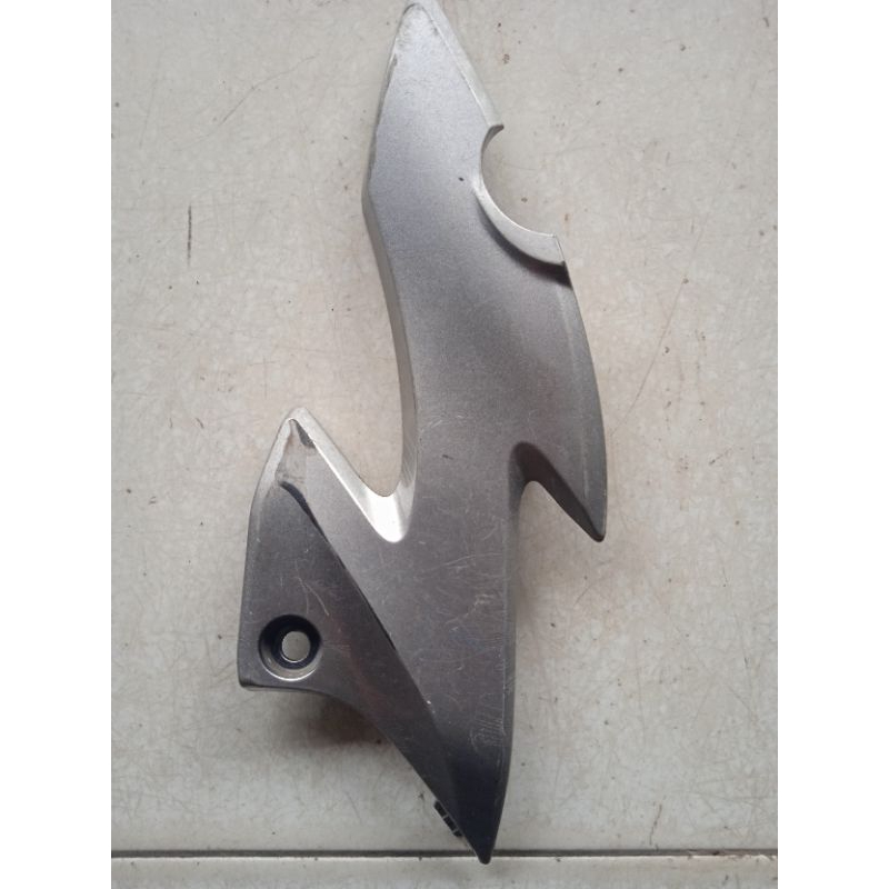 KUPINGAN LAMPU SEN DEPAN CB150 R OLD KANAN ORIGINAL
