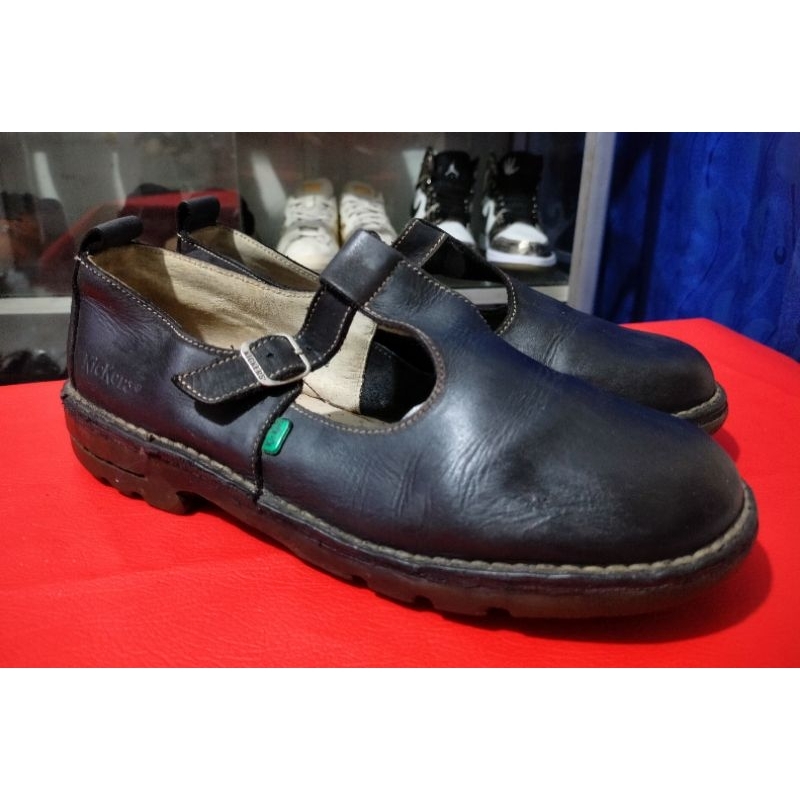 SEPATU SECOND KICKERS SIZE 41