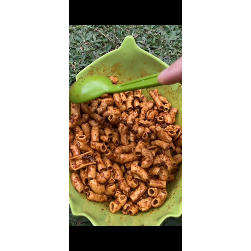 

MAKRONI BANTET PEDAS
