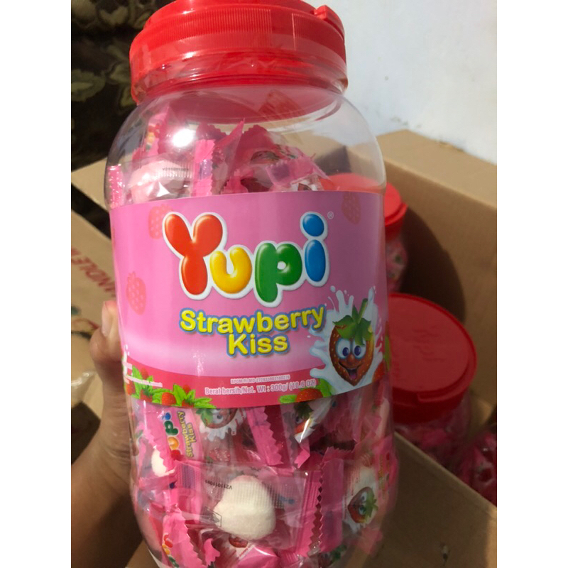 

Yupi Strawberry Kiss