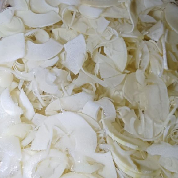 

rebung tunas bambu/siap masak sudah di rebus 500grRebung Fresh sudah rebus Papapangan