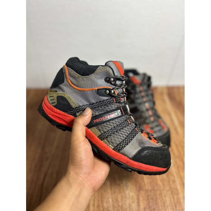 Sepatu gunung second original prospecs