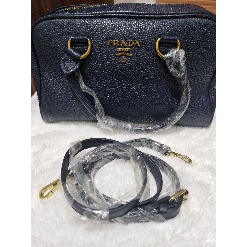 Prada Tas Selempang Kulit