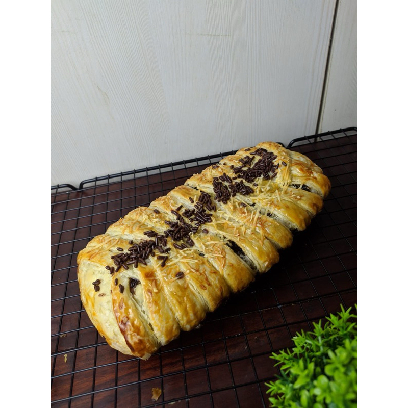 

Banana Strudel Chocban Choco Banana Strudel Chococheese Bolen Pisang Coklat Keju Pastry