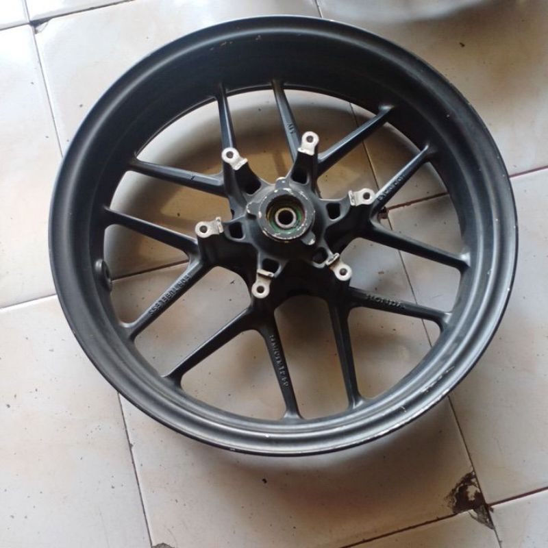 velg pelak depan ADV  150 original