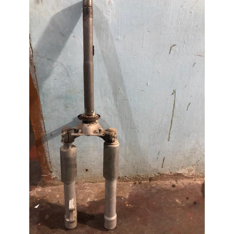 fork segitiga shock depan piaggio liberty