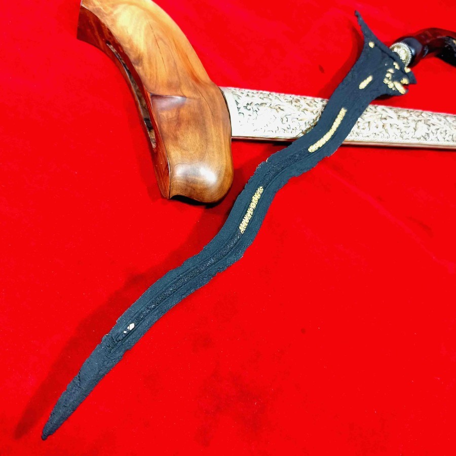 Keris Lar Monga Kinatah Emas Luk 5 Keleng Tangguh Majapahit Koleksi Pusaka Antik Sepuh