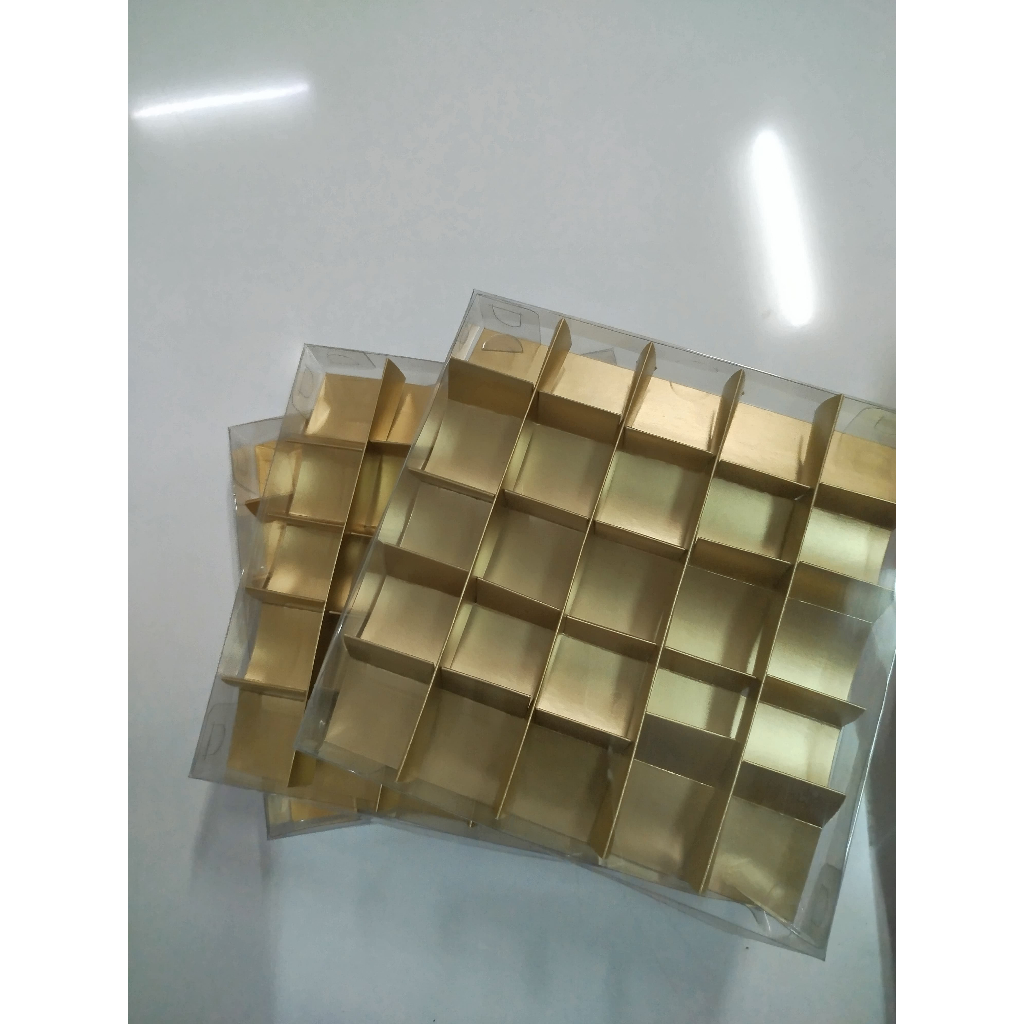 Box Mika Coklat/Praline Sekat 25