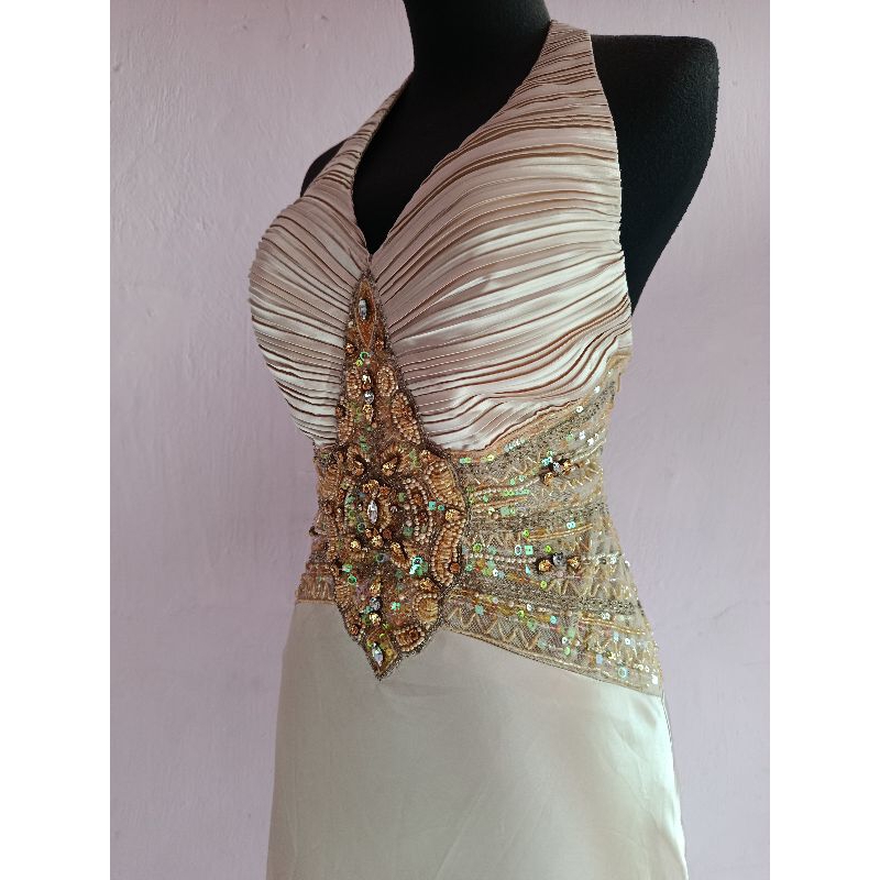 Gaun Pesta Model Duyung Ekor Sedikit Halter Neck Kain Satin