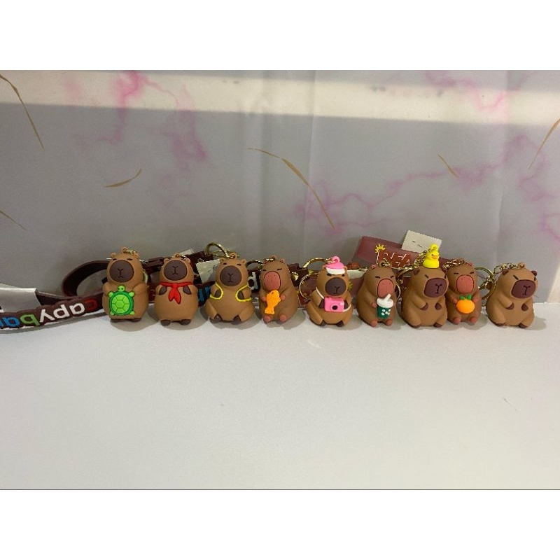 Gantungan kunci Capybara Gold Ring Gantungan kunci premium