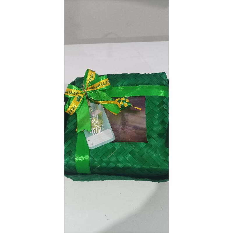 

Paket hampers lebaran pempek