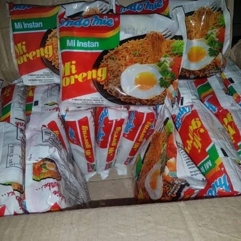 

20 PCS INDOMIE GORENG BUBUK CABE KHAS PALEMBANG SETENGAH DUS