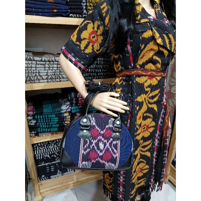 tas tenun Jepara model setengah lingkaran