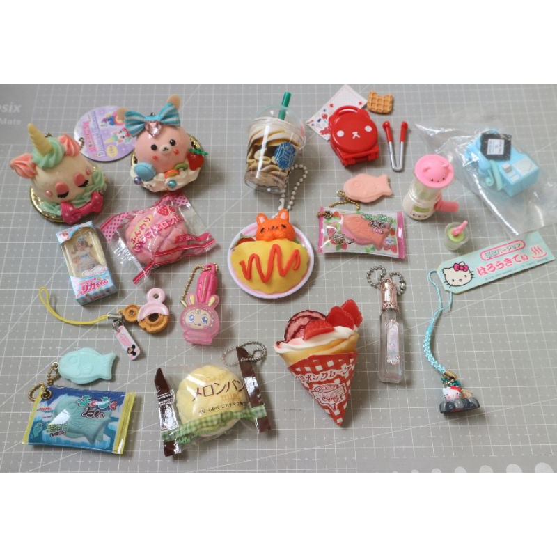 Random Trinkets Gotochi Japan Mercari licca chan cinnamoroll melon pan flower knows gotochi pencil m