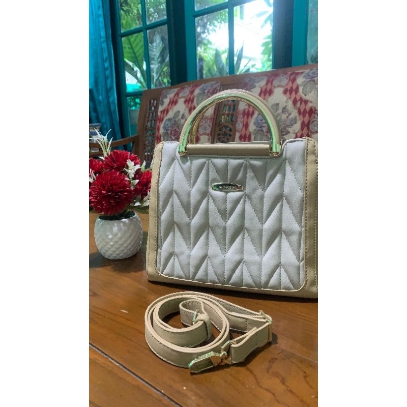 Sling Bag Elizabeth / Tas Selempang / Hand Bag / Original by Brand Elizabeth